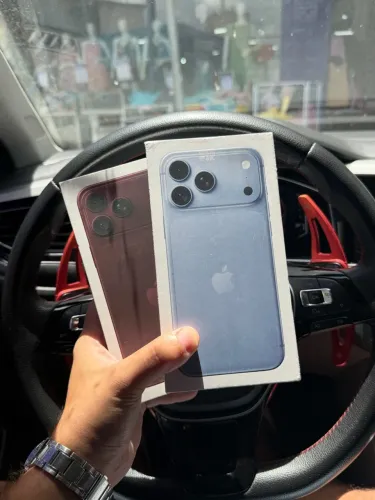 2 iPhones 18 pro Max