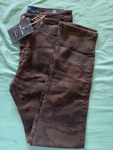 Jeans camuflado John John Fem 44