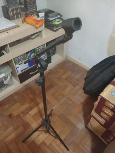 Pedestal para microfone ajustável