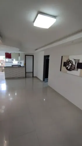 FAROL DE ITAPUÃ !!! ALUGO APTO 2/4 SUITE VARANDA GARAGEM, VISTA R$ 2.700,00 INCLUSO TAXAS