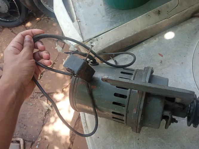 Motor Elétrico Monofásico WEG 220V - Funcionando Perfeitamente<br>