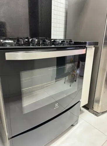 FOGÃO ELECTROLUX - 5 BOCAS + FORNO ELÉTRICO 