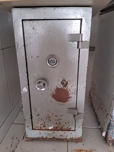Cofre  tamanho médio 