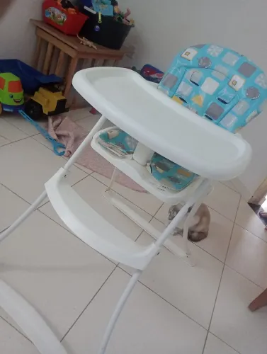 Vendo cadeira de alimentação Burigotto 