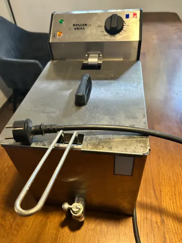 Fritadeira Elétrica Profissional Roller Grill 8 Litros 220V - Francesa