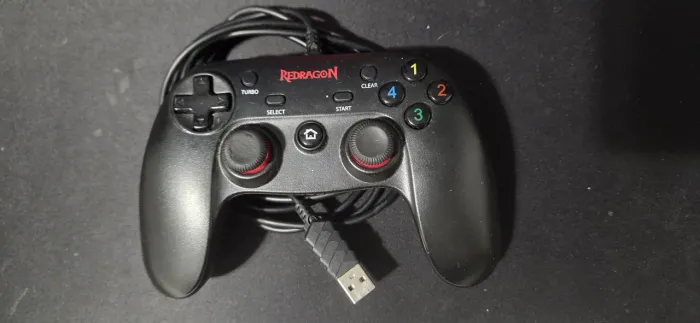 Controle joystick Redragon Saturn G807