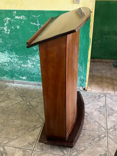 Púlpito de igreja 100% madeira