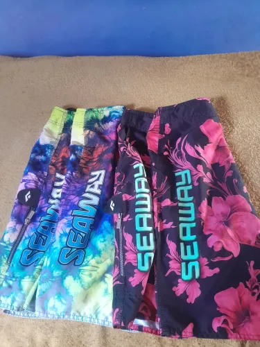 Duas bermudas originais nmr 38 as 2 , as duas por 200 $