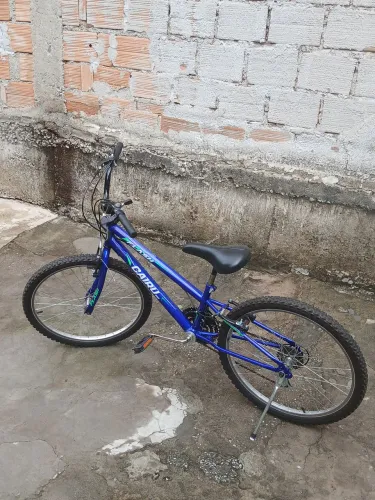 Bicicleta aro 24 cairu azul, 18 machas