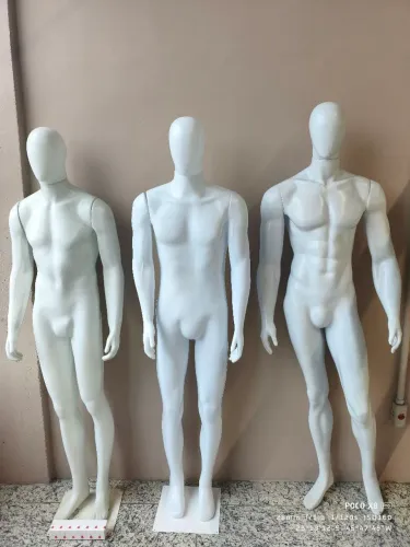 Venda de manequins masculinos