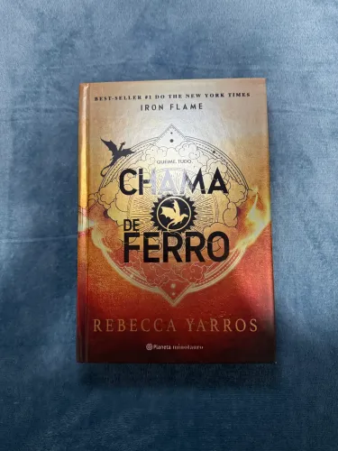 Chama de Ferro- Rebecca Yarros Capa dura