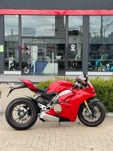 Ducati Panigale V4S
