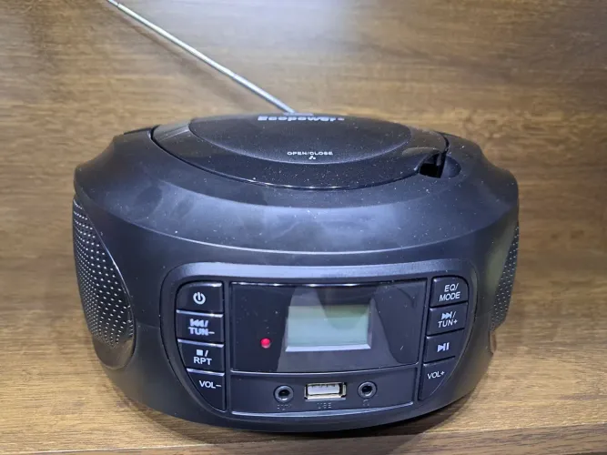 Rádio Portátil Fm e Cd