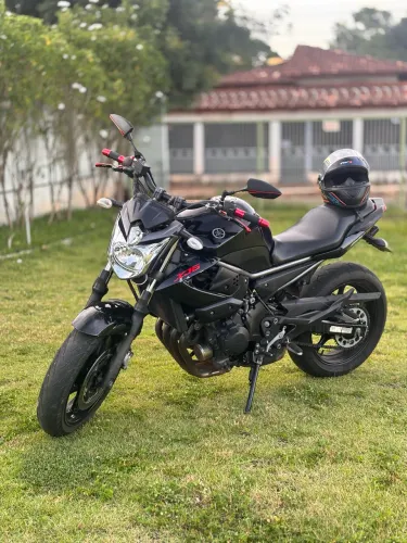 Moto extremamente conservada