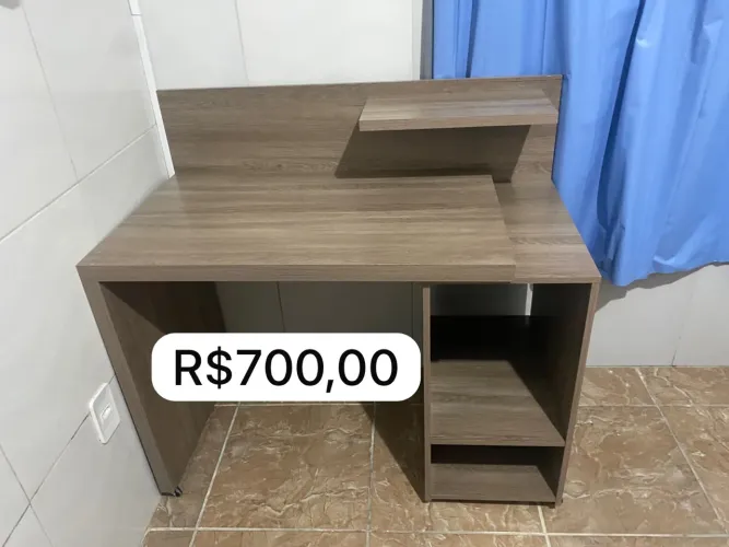 Mesa com rodinhas