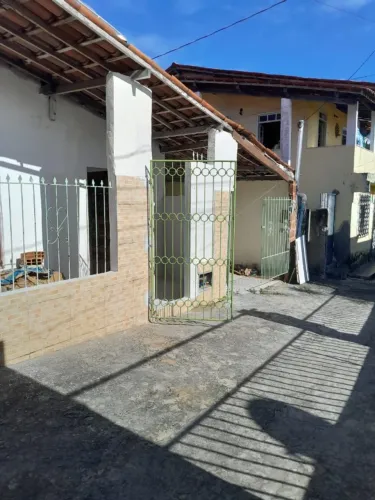 bom jesus casa 5 quartos,1 suite,garagem 2 carros,centro200metros da praia,quintal,vista.