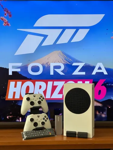 Xbox Series S 512GB + NVME 1TB + 2 Controles + Baterias