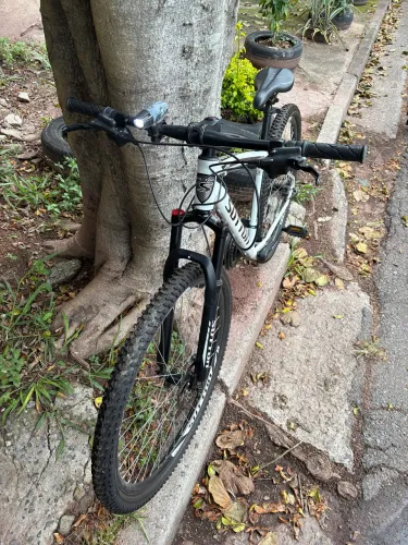 Bicicleta Sutton 27v, Aro 29 - Freio a disco