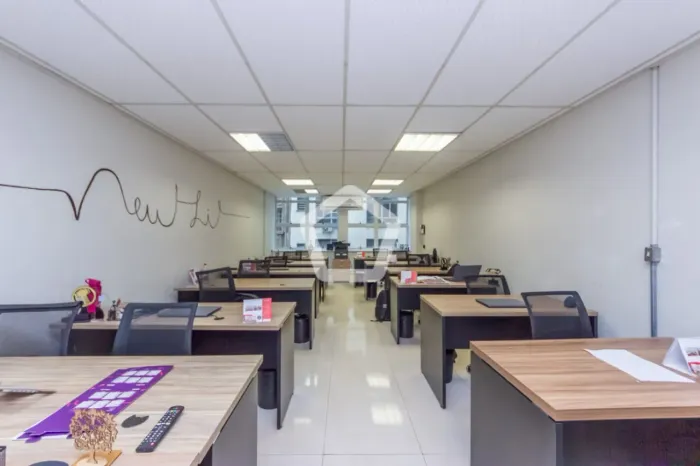 Conjunto comercial para venda em República, 61m²