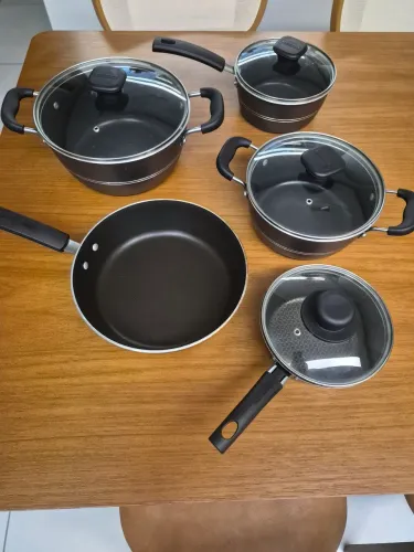Jogo de panelas + Panela pressão 4,5L