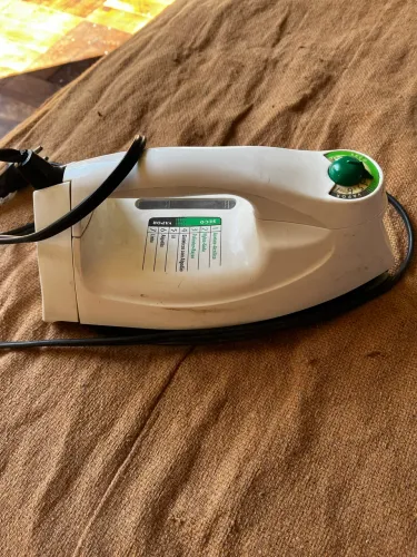 Ferro de passar a vapor 
