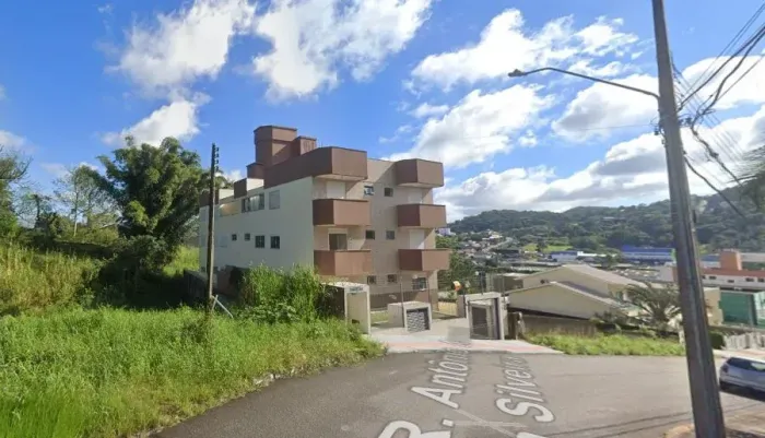 Terreno com viabilidade para 4 pavimentos, 1.362m². Forquilhinha - São José - SC