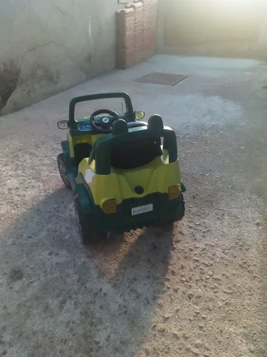  VENDE-SE Jeep para criança foi usado poucas vezes  