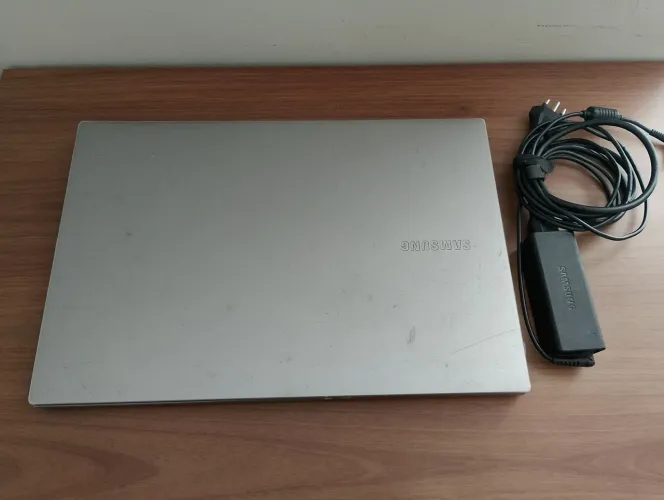Notebook Samsung Book E30 i3 (usado)