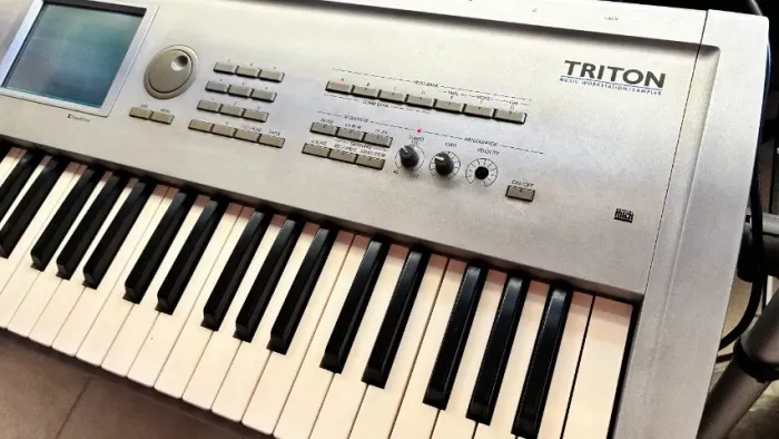 Korg Triton - perfeito funcionamento