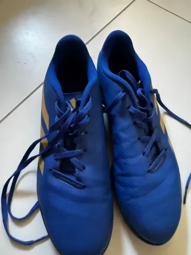 Chuteira adidas original novíssima