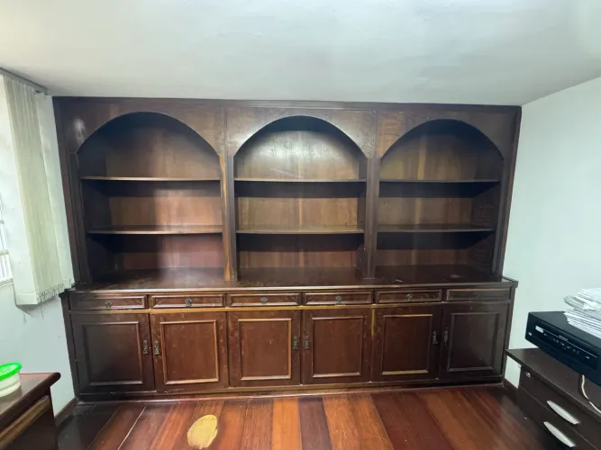 ? Estante grande para sala ou escritório