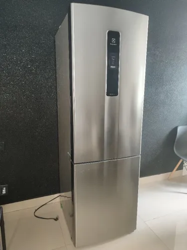 Geladeira semi nova 2025