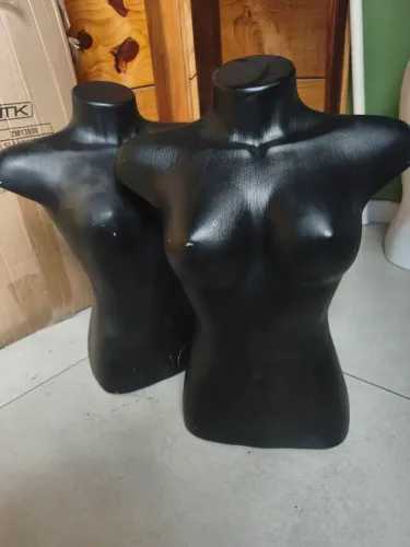 2 Bustos manequim feminino preto