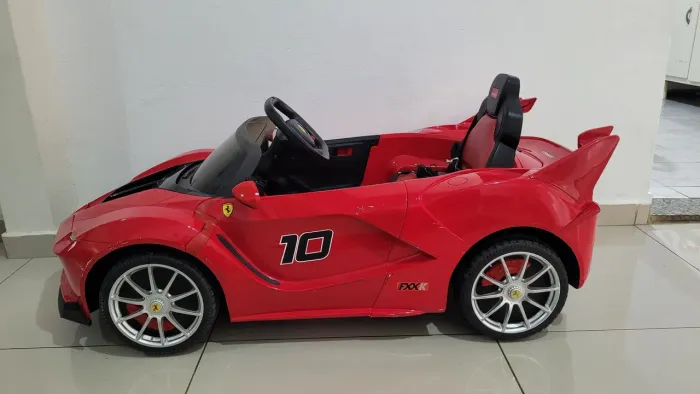 Mini carro elétrico infantil 