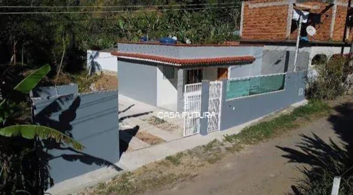 Casa com 1 dormitório à venda, 58 m² por R$ 300.000,00 - Varjão - Piraí/RJ