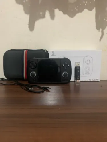 Rg cubeXX usado por 27 dias sem cartão micro sd com pendrive, case, caixa e carregador