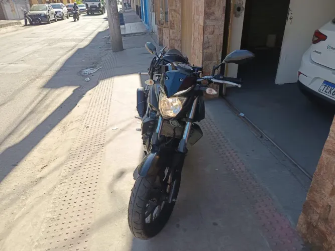 Moto top só pegar e transferir, moto toda em dia, revisada !!