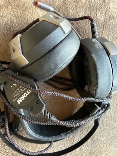 2 headphone usados não sei se funcionam 100%
