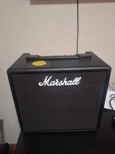 Amplificador pra Guitarra/Violão Marshall Code 25