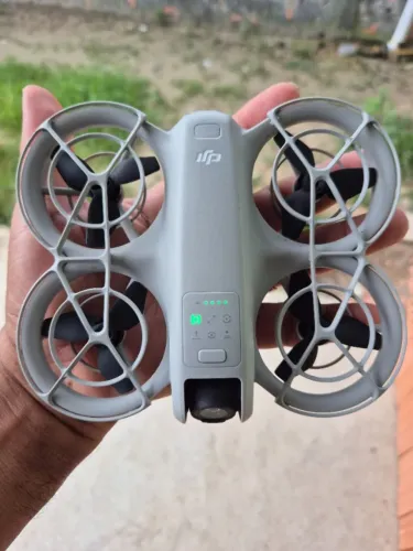Drone DJI Neo (1ª Versão) Combo Fly More - Hub + 3 Baterias (Apenas 5 meses de uso!)