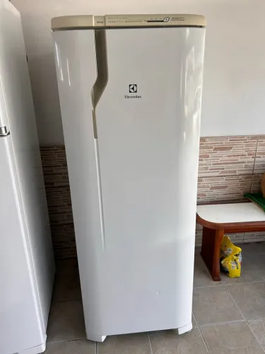 GELADEIRA ELECTROLUX USADA EM BOM ESTADO