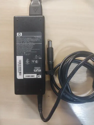 Carregador de notebook (PA-1900-08) + Tomada macho