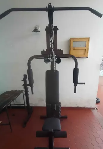 Máquina de musculação - treino Academia pesos