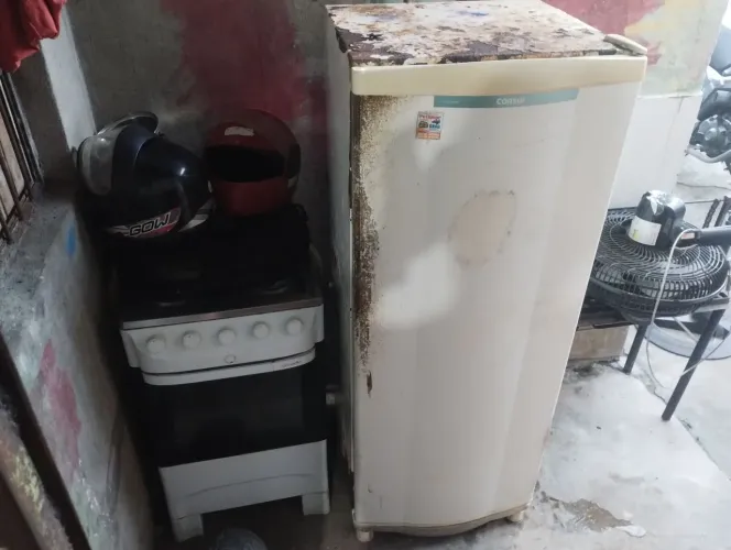 Vende-se fogão e uma Geladeira