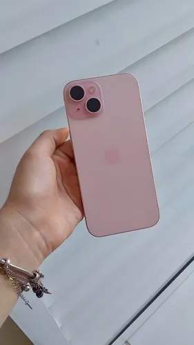 iPhone 15 , Rosa sem marcas