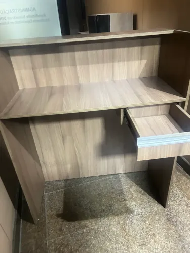 Balcão com gaveta