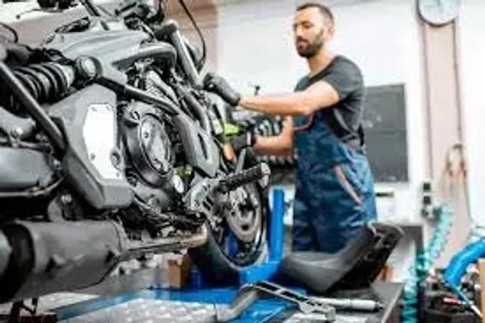 AUXILIAR DE MECANICO MOTOS COM EXPERIENCIA