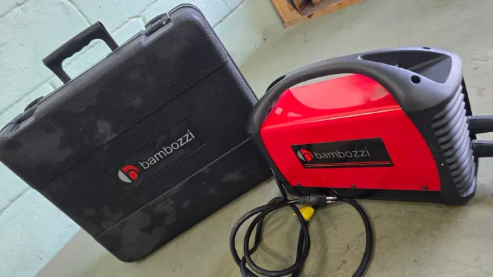 Bambozzi inversora de solda 220v seminova 