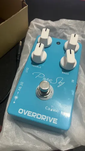 Pedal de Efeito Pure Sky Overdrive Caline 