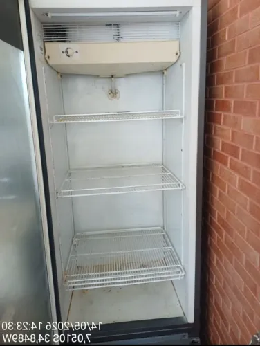 REFRIGERADOR//FRIZER 435 LITROS VERTICAL EXPOSITORA <br>